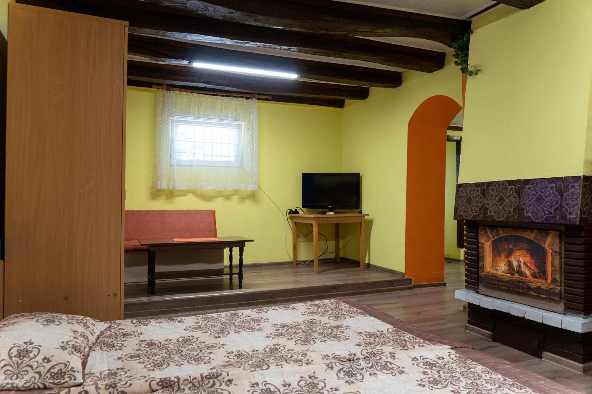 Студио За Четирима "Цвети" Saparewa Banja Exterior foto